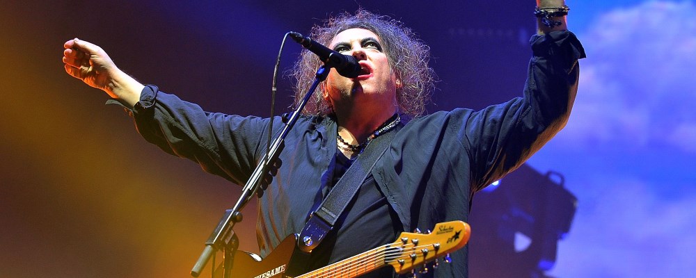 Robert Smith anunció que escribió nuevas canciones para trabajar en estudio con The Cure